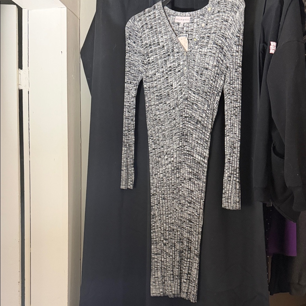 Chic Monochrome Long Sleeve Dress